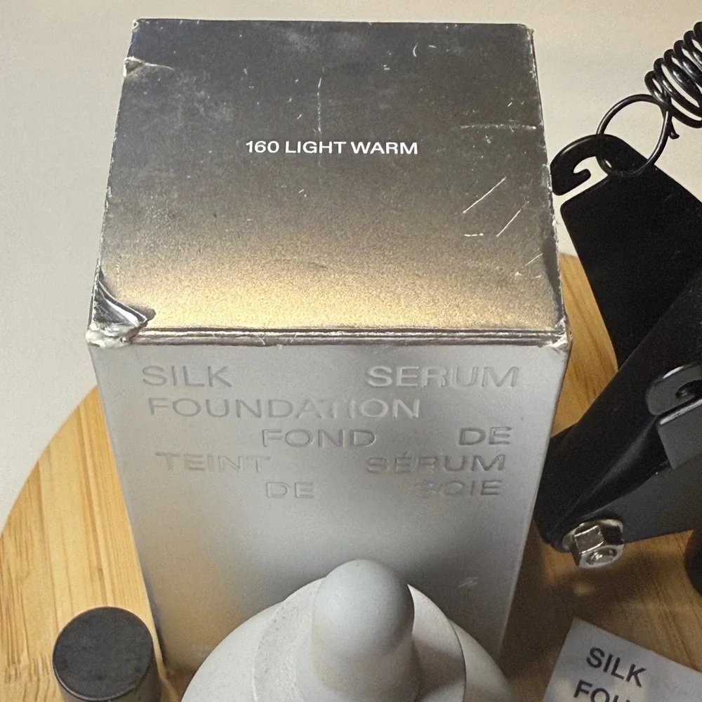 Outside-In • Silk Serum Foundation • 160 Light Warm • 1 fl oz • New in Ugly Box